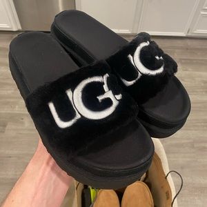 UGG Laton Slide Black Faux Fur Sandals / Platform Slippers US Size 6 | 8 | 10